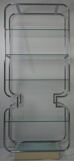 Zwei moderne Etagenregale aus poliertem Chrom und Glas aus der Mitte des Jahrhunderts