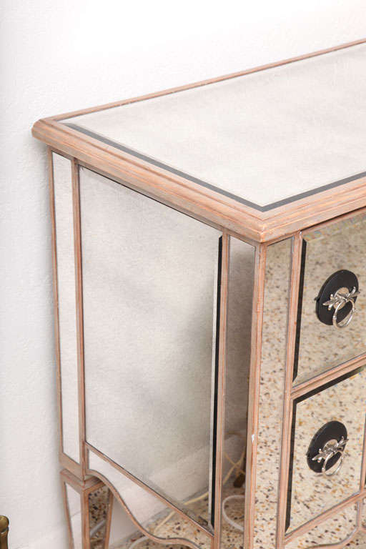 Dorothy Draper Style Mirrored Chest of Drawers In Good Condition For Sale In West Palm Beach, FL