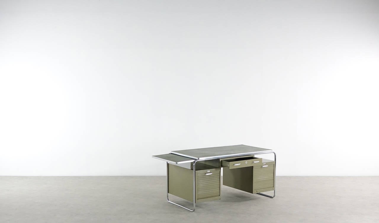Mauser RD3 Desk Rundform Bauhaus Stahlrohrtruhe 2