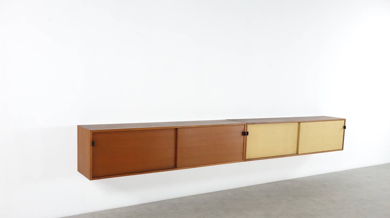 Florence Knoll 1952 Seagrass and Teak Wall-Mounted Sideboard Knoll International In Excellent Condition In Munster, NRW