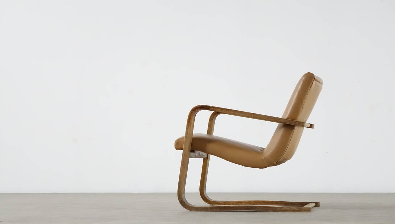 Finnish Alvar Aalto Style Elm Plywood and Bentwood Cantilever Easy Chair, 1956
