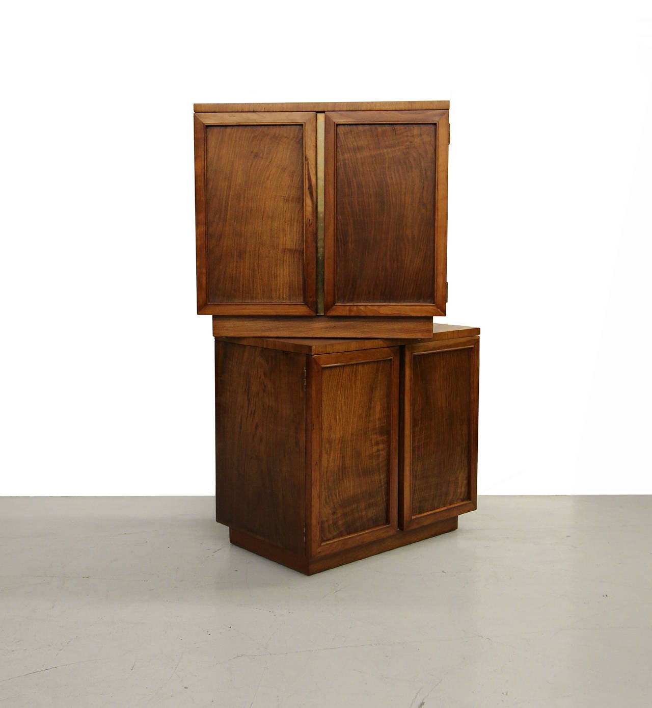 Mid-Century Modern Pair of John Widdicomb Walnut and Brass Night Stands or End Tables