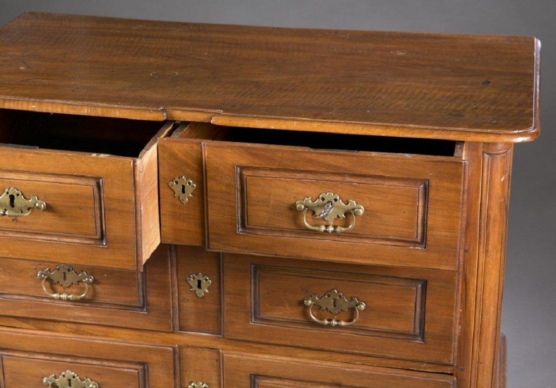 European 18th Century Continental Four-Drawer Walnut Commode For Sale