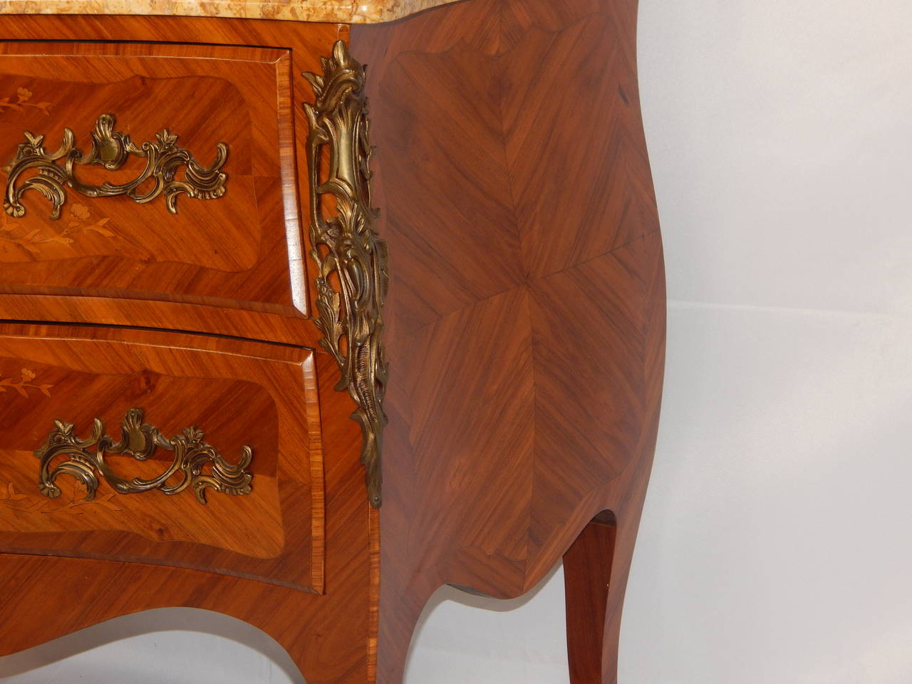 Louis XV Style Bronze Mounted Marquetry Marble-Top Commode In Good Condition For Sale In Bridgeport, CT