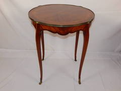 Paire de tables bouillottes incrustées de style Louis XV
