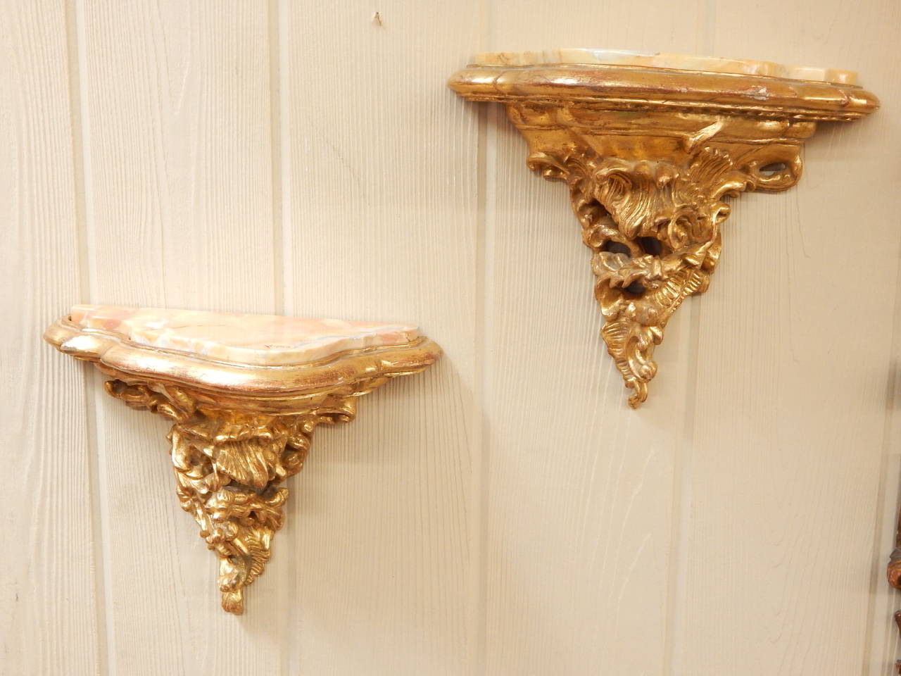 20th Century Pair of Giltwood Wall Brackets with Sienna Marble Tops