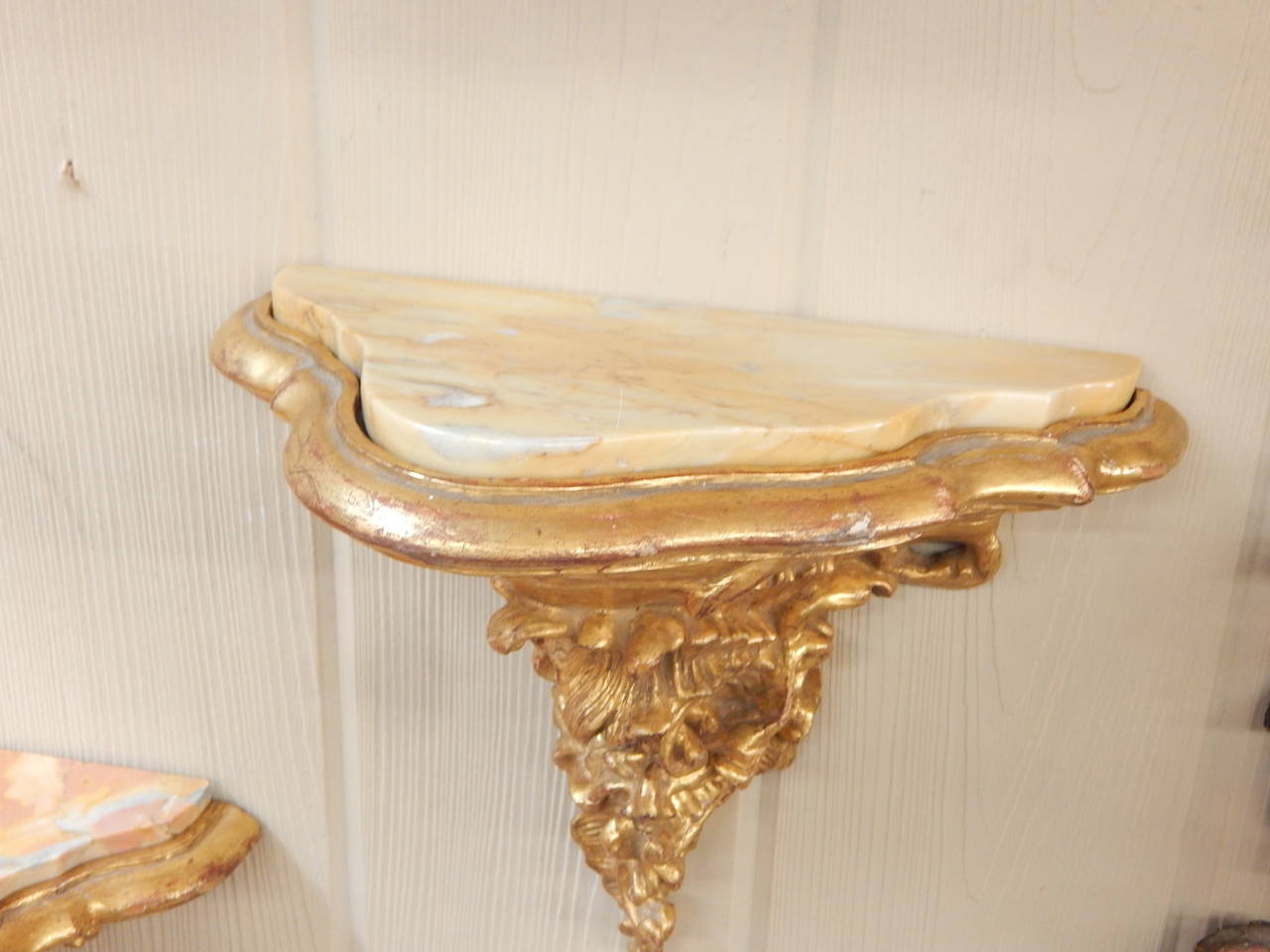 Pair of Giltwood Wall Brackets with Sienna Marble Tops In Good Condition In Bridgeport, CT