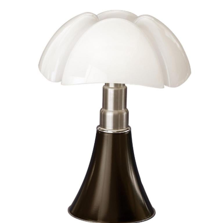 En vente : Brown (Testa di moro) Lampe de bureau Martinelli Luce à LED à gradation Pipistrello 620 de Gae Aulenti