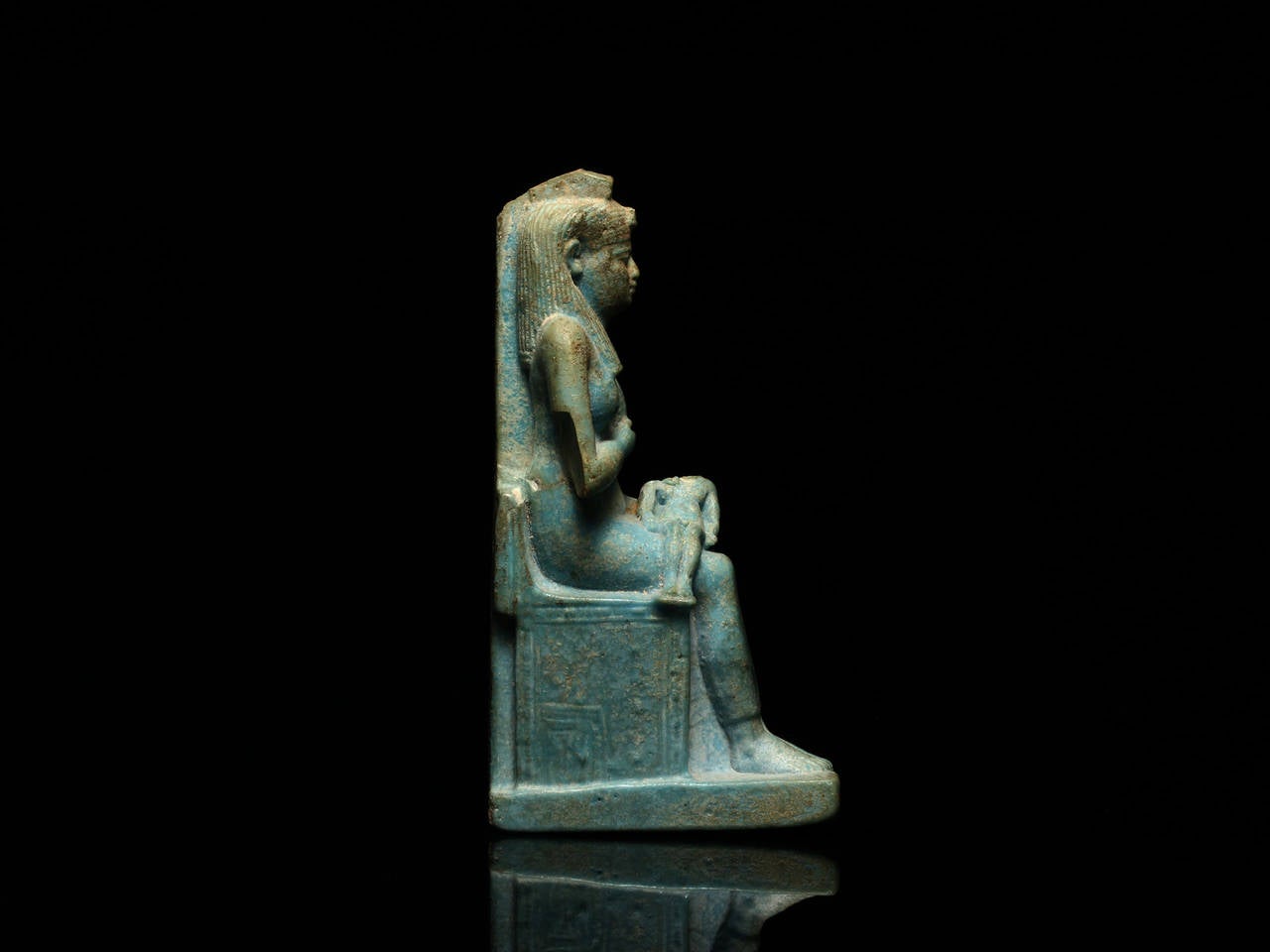 Ancient Egyptian Statuette of Isis and Horus For Sale at 1stdibs