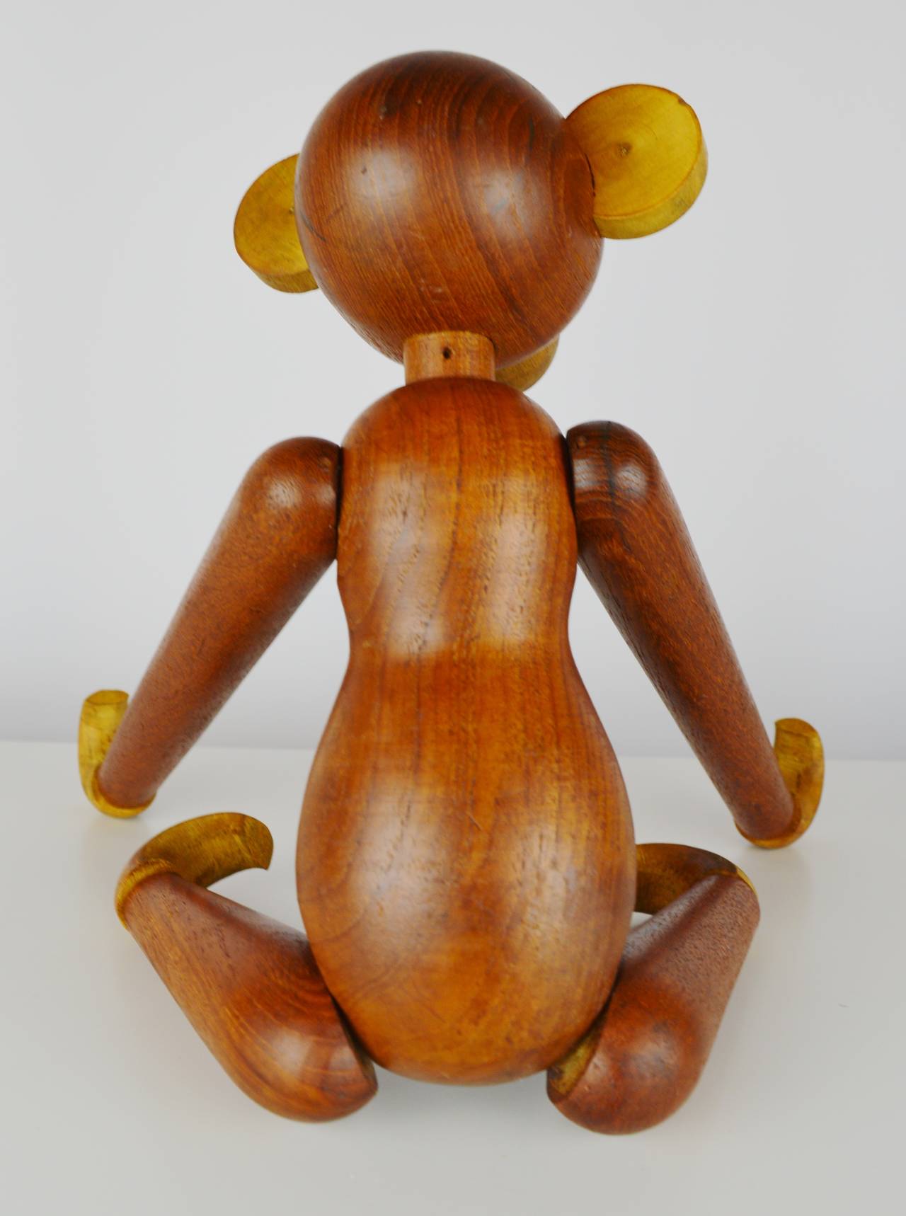 Pair of Vintage Articulated Monkeys in Teak and Other Woods In Good Condition In New Westminster, British Columbia