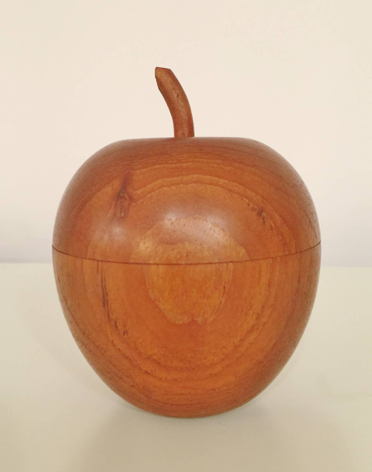 Danish Modern Teak Apple Box or Lidded Container In Excellent Condition In New Westminster, British Columbia
