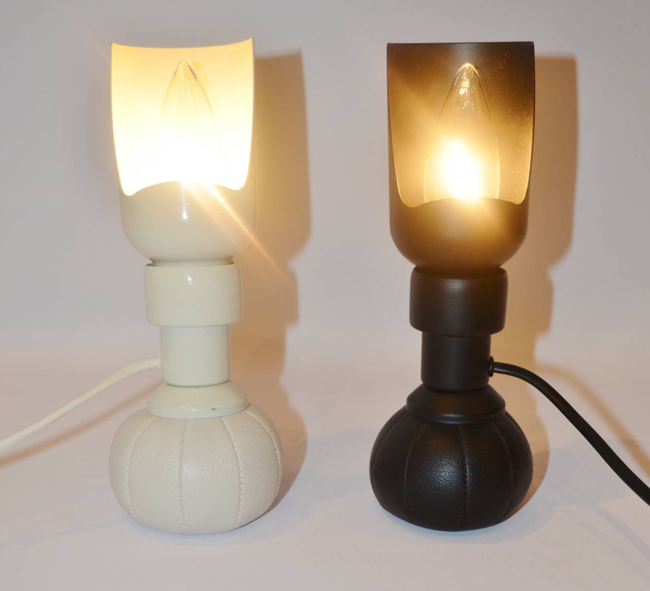 Mid-Century Modern Pair of Gino Sarfatti for Arteluce, Italy Model No. 600/P Table Lamps