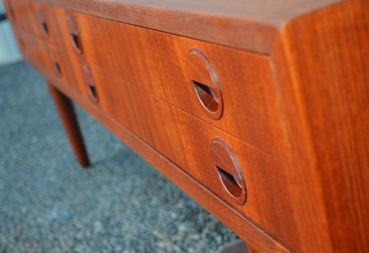 Teak Four-Drawer Console Table or TV Stand by Poul Hundevad In Excellent Condition In New Westminster, British Columbia