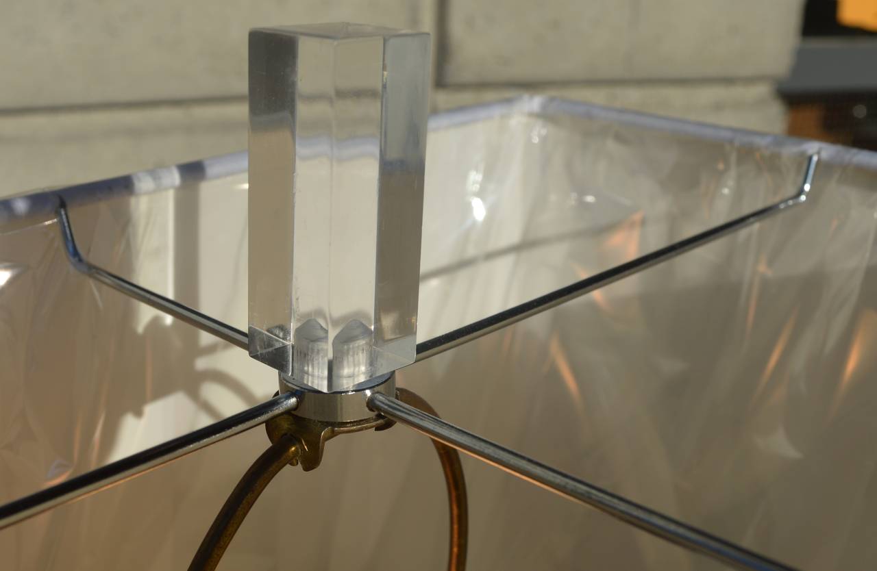 Modernist and Rare Etched Lucite Lamp by Marlee In Excellent Condition For Sale In New Westminster, British Columbia