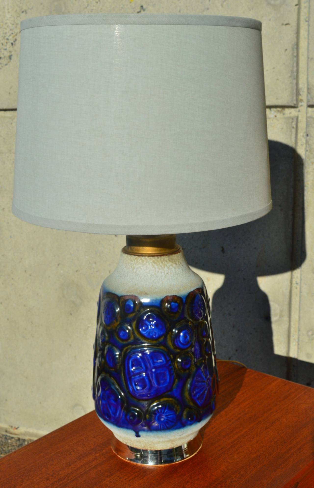 West German Carstens Textured Ceramic Lamp by Gerda Heuckeroth In Excellent Condition For Sale In New Westminster, British Columbia