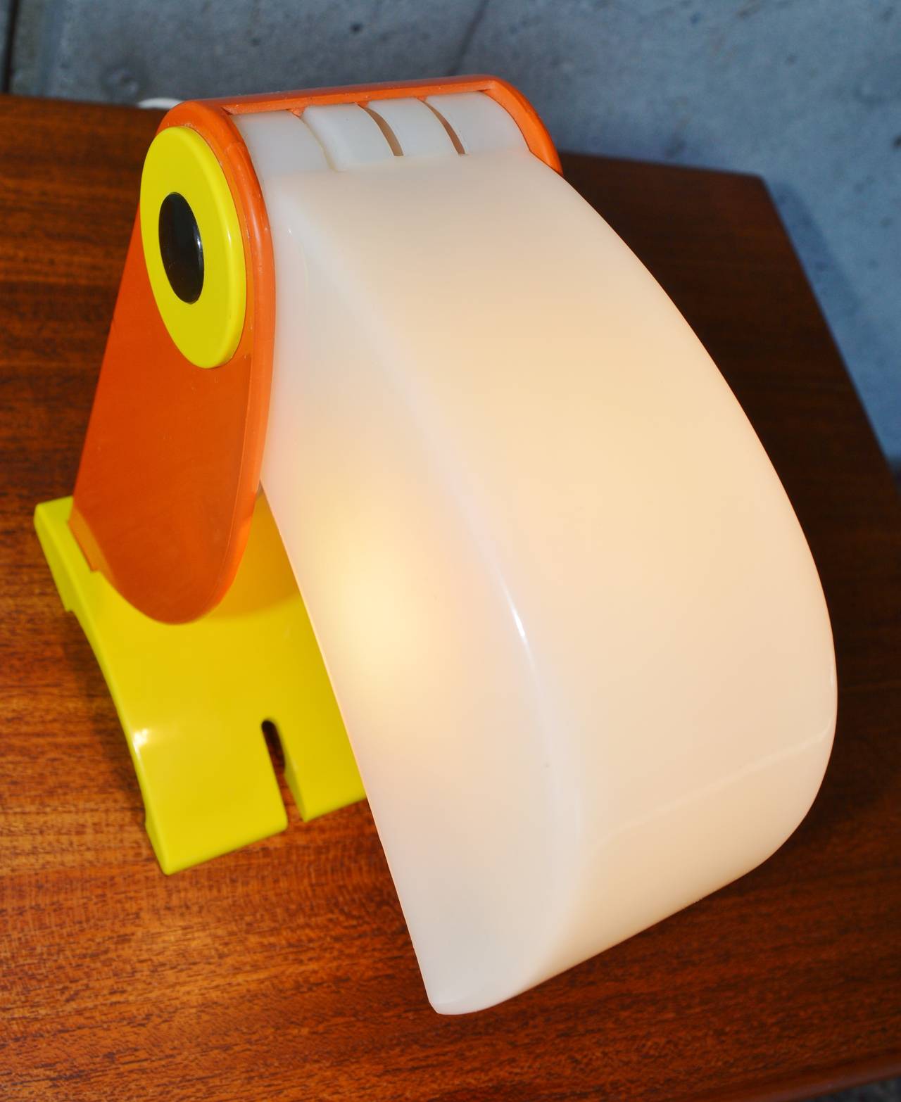 Italian Plastic Toucan Lamp by Oldtimer Ferrari In Excellent Condition In New Westminster, British Columbia