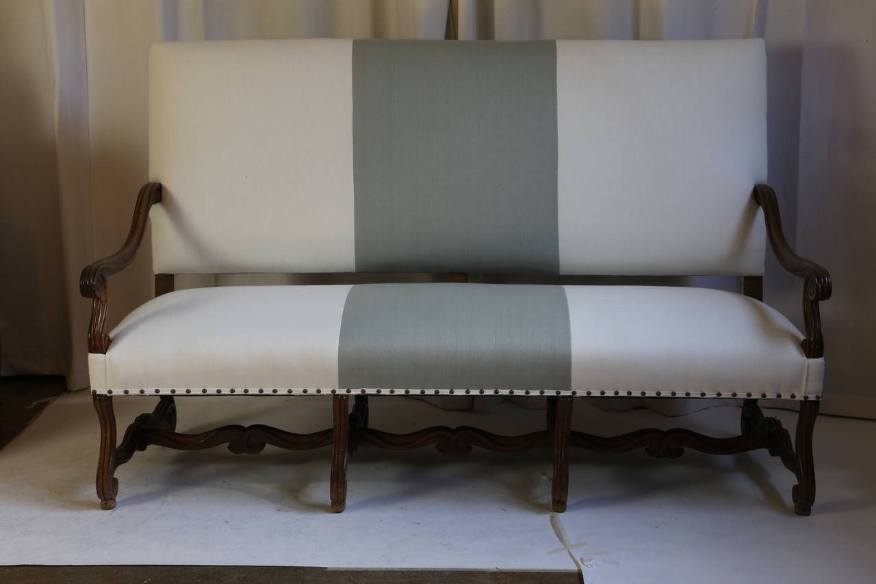 Late 19th Century Louis XIV Style Sofa in Linen 3