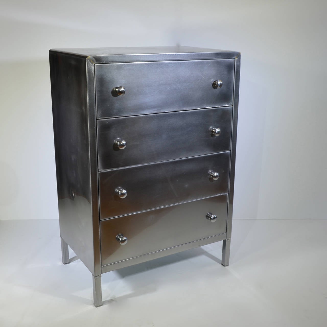 Metal Cabinet 1940s In Excellent Condition For Sale In Berkeley, CA