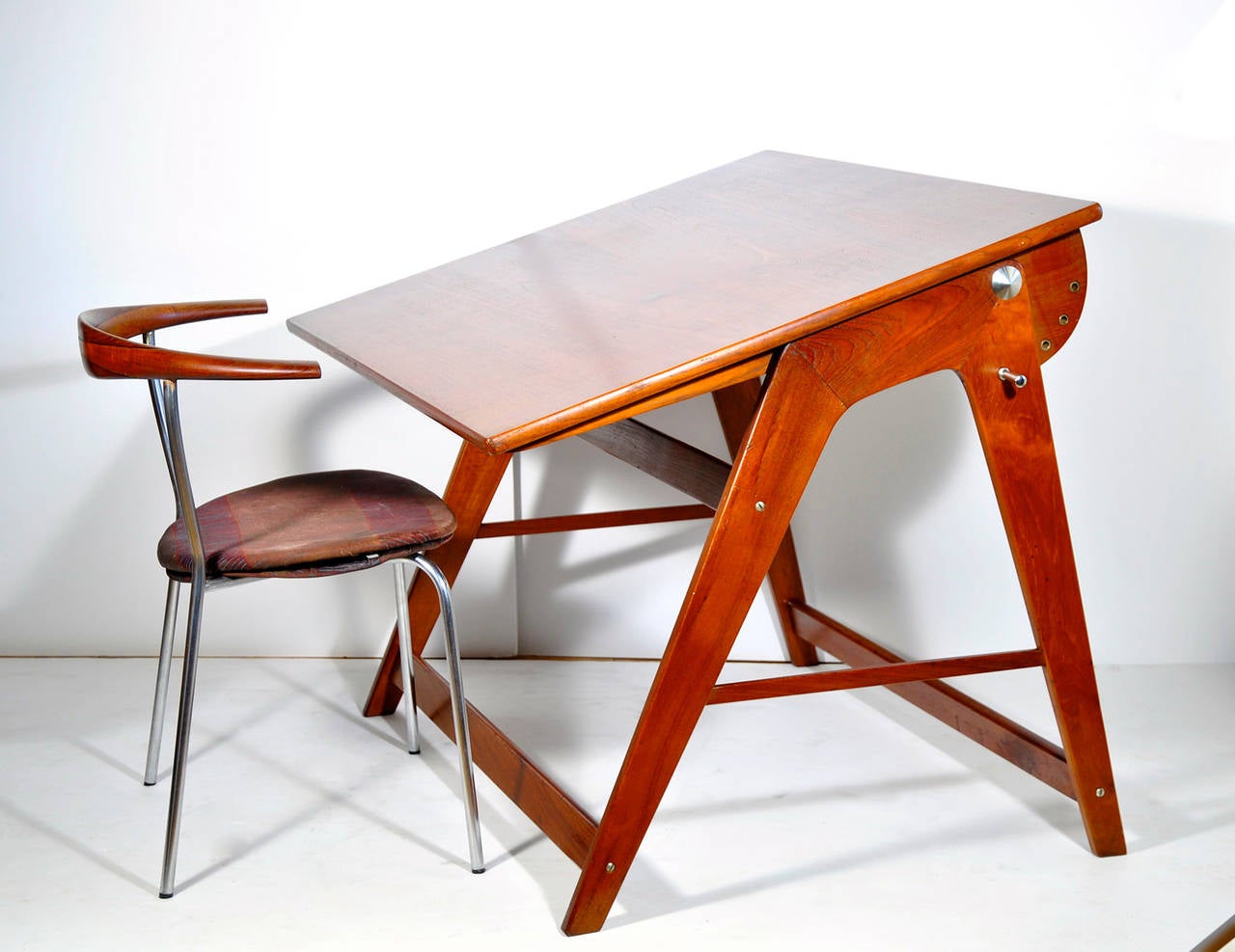 Rare Wood Small Architect Desk in Teak, 1960 In Excellent Condition For Sale In Berkeley, CA