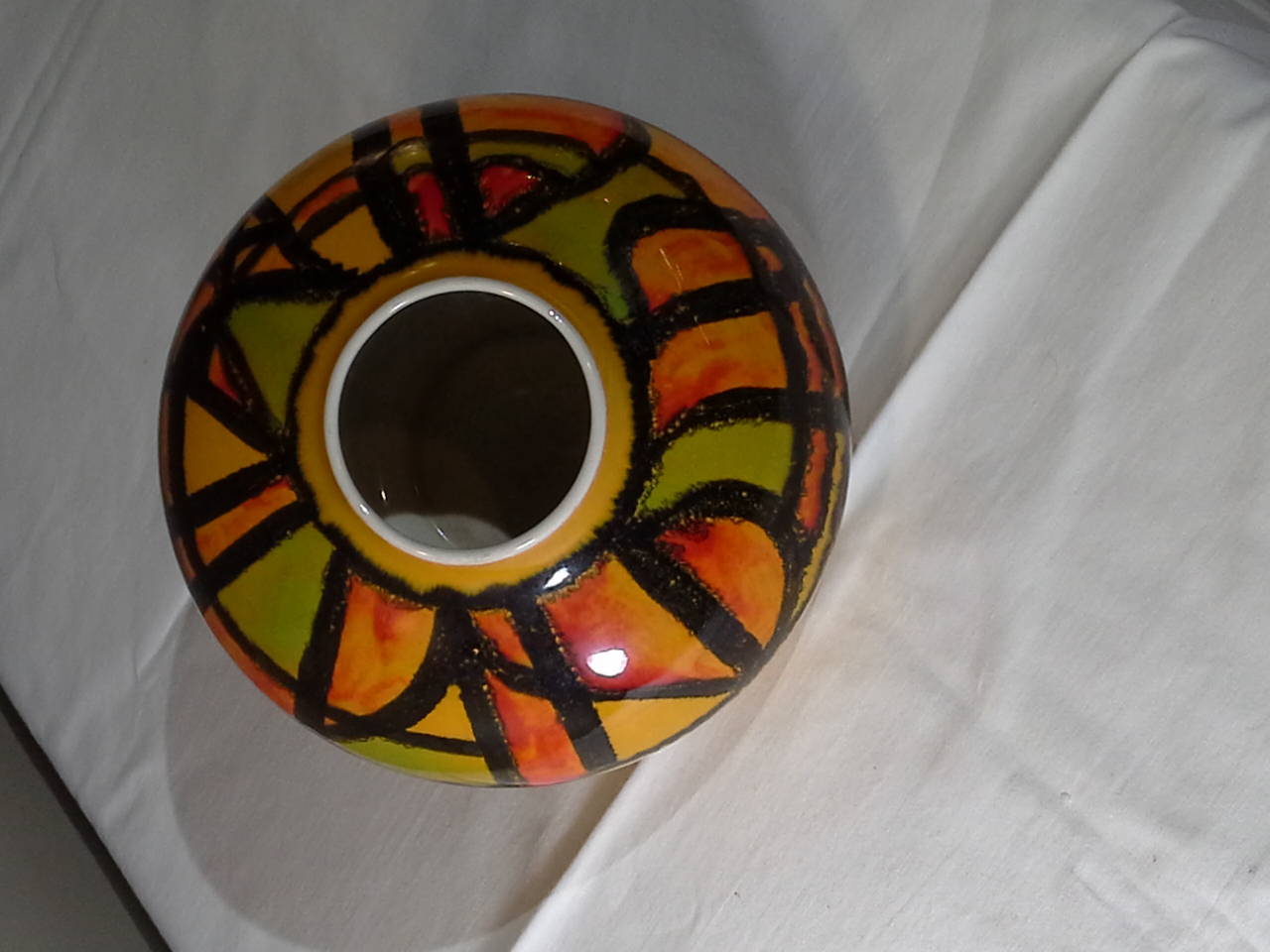 Poole Pottery Vase in a Geometric Pattern In Good Condition In Ottawa, Ontario