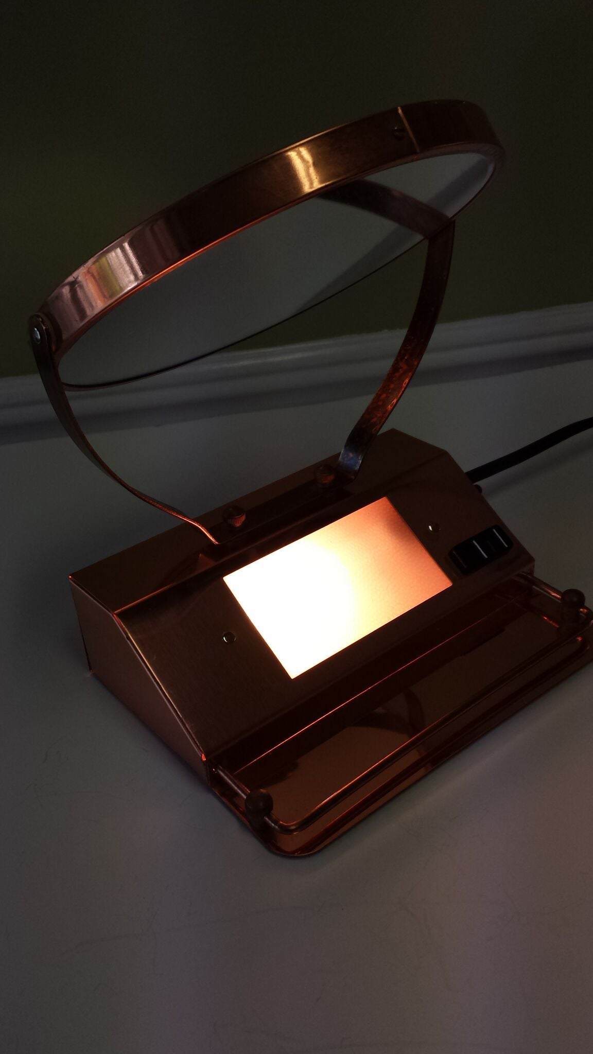 plug in lighted vanity mirror