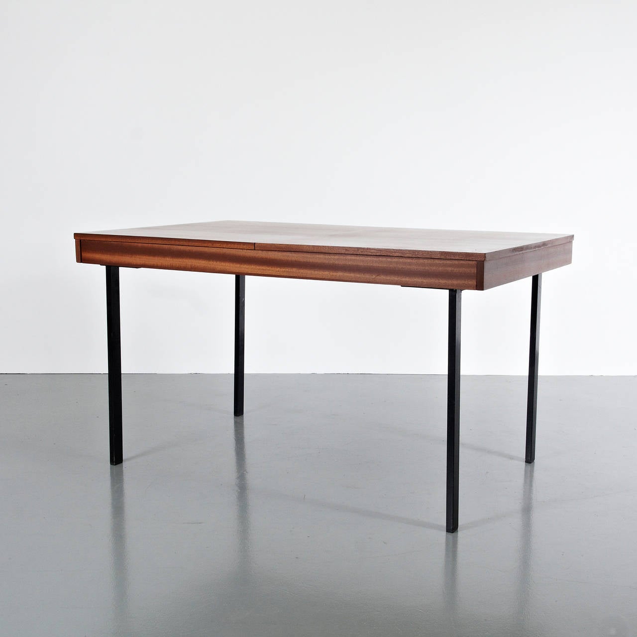 French Pierre Guariche Adjustable Extension Dining Table for Meurop, circa 1950 For Sale