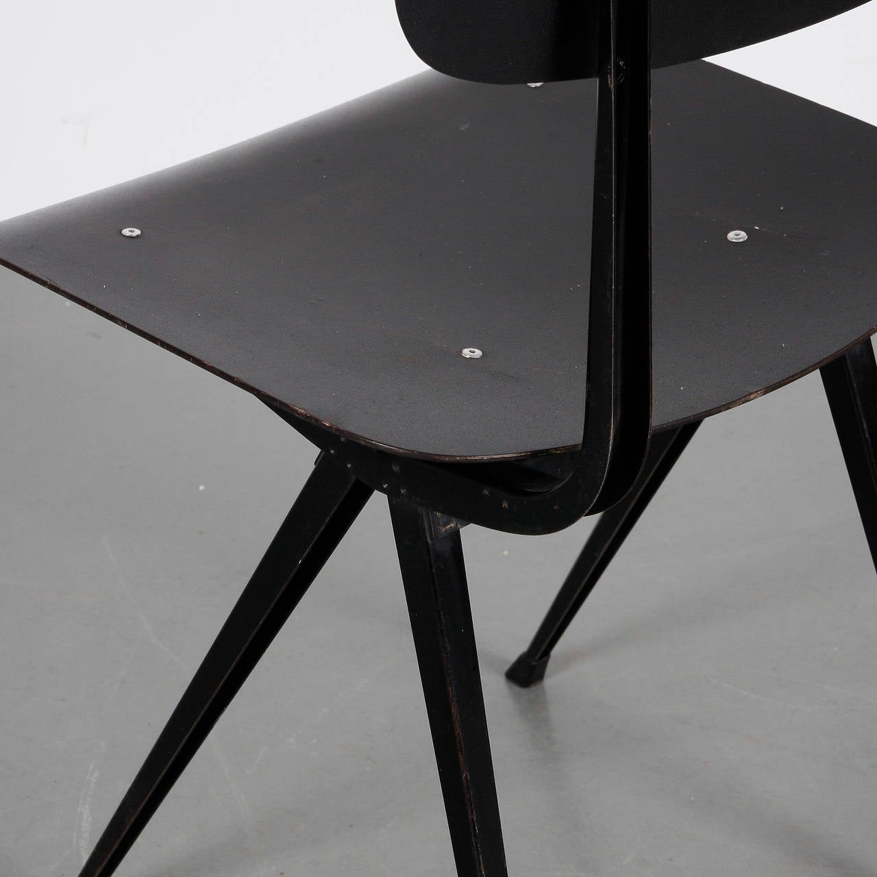 Friso Kramer Result Chair 1