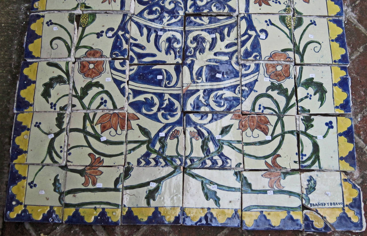 Early 20th Century Talavera 'Poppy' Mural, Puebla, Signed Ibañez y Bravo In Good Condition For Sale In Ajijic, Jalisco