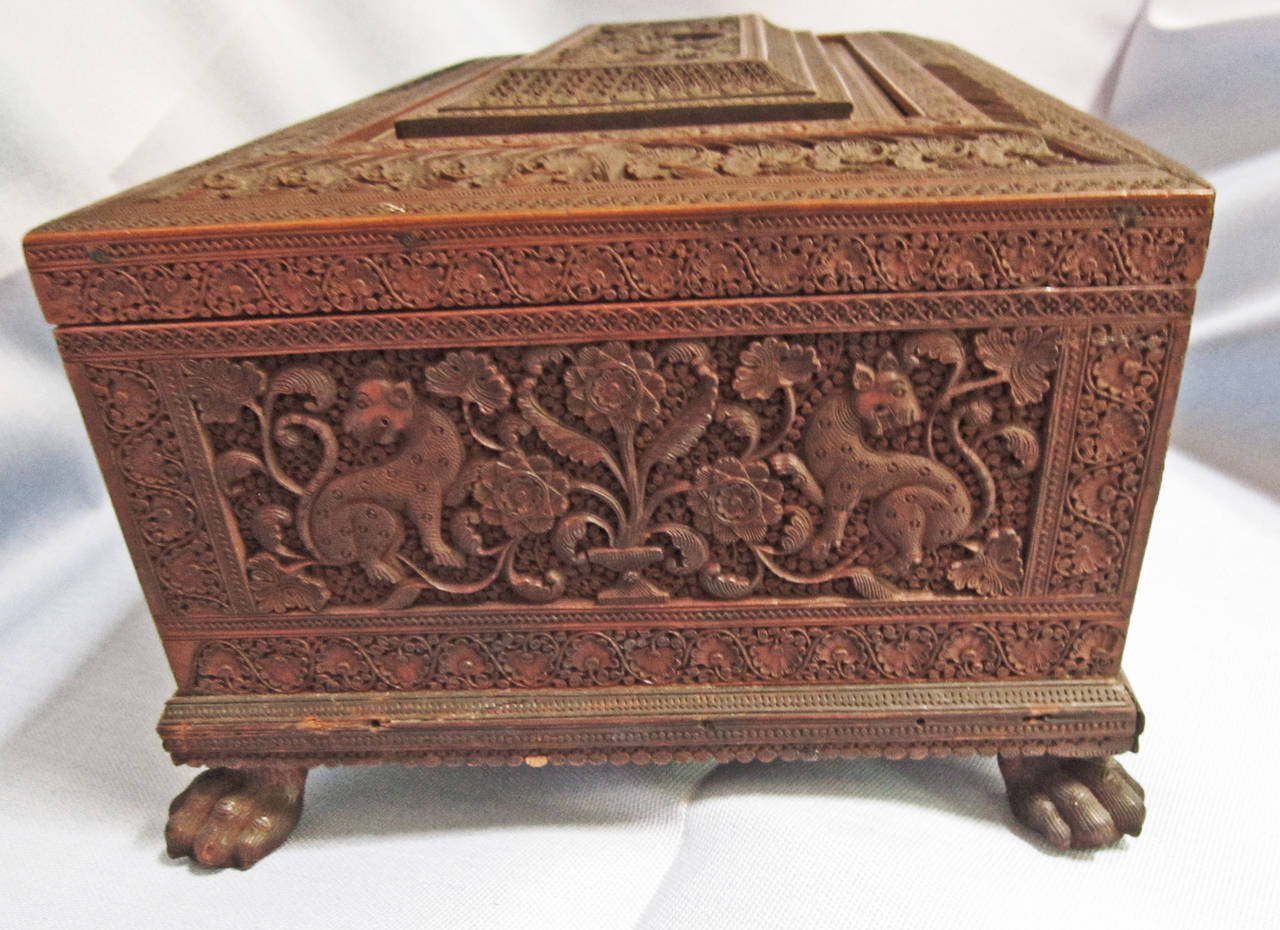 19th Century Anglo-Indian Carved Sandalwood Sewing Box In Good Condition For Sale In Ajijic, Jalisco