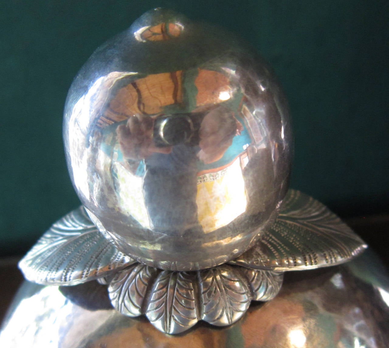 .925 Silver Egg Form Jewelry Casket Box, Mexico City Mark, 20th C. In Excellent Condition For Sale In Ajijic, Jalisco