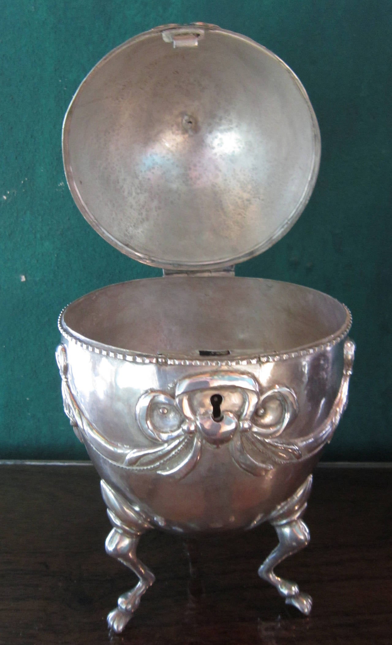 Mexican .925 Silver Egg Form Jewelry Casket Box, Mexico City Mark, 20th C. For Sale