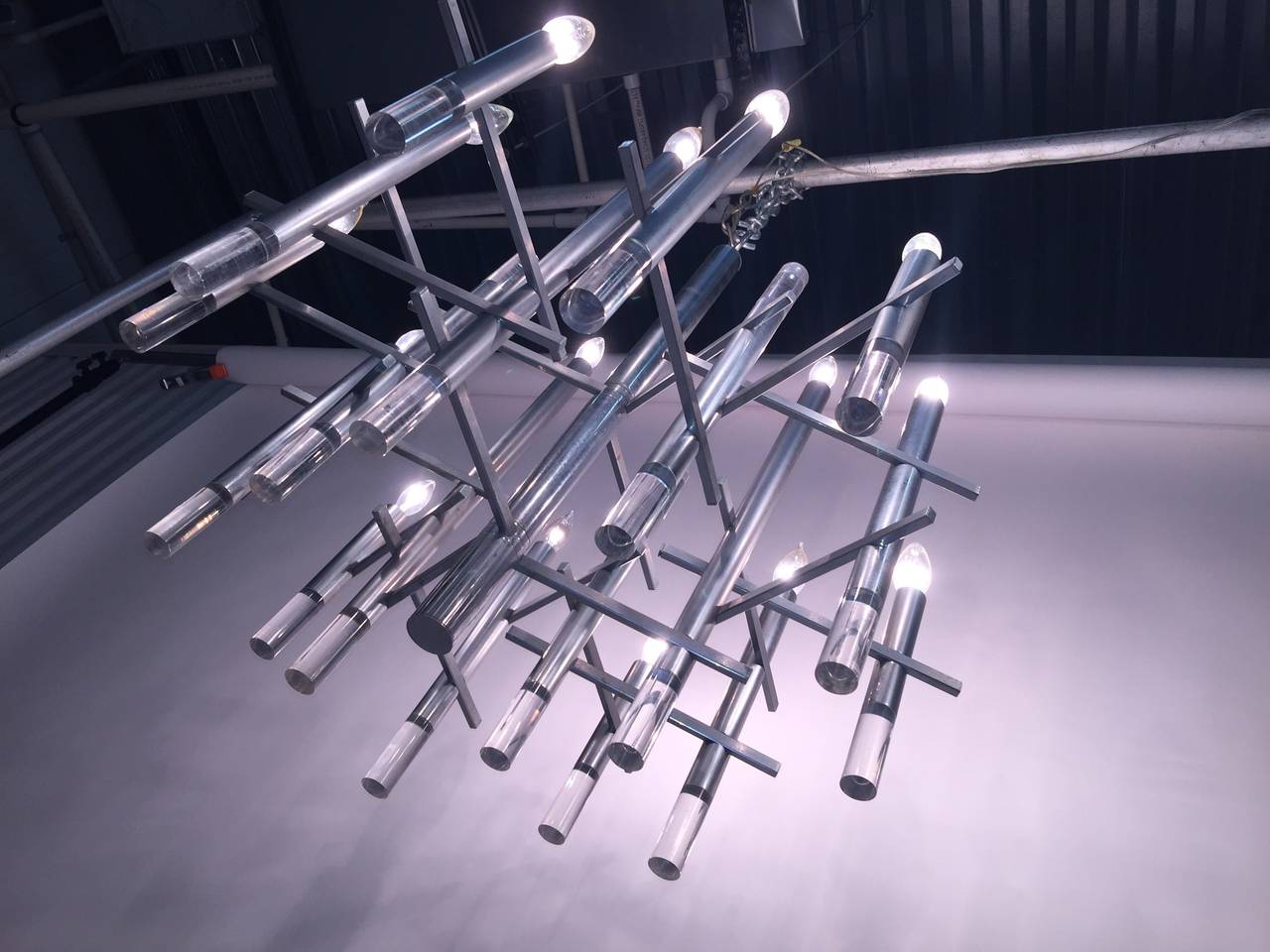 Late 20th Century Sciolari Modernist Chrome and Lucite Chandelier For Sale