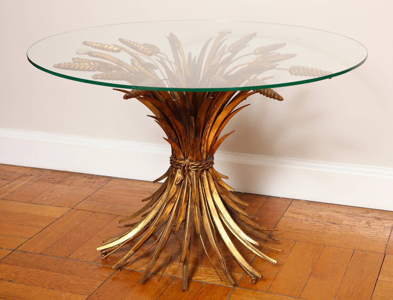 Italian Hollywood Regency 1960s Gilded Metal Sheaf of Wheat Side Table In Excellent Condition In New York, NY