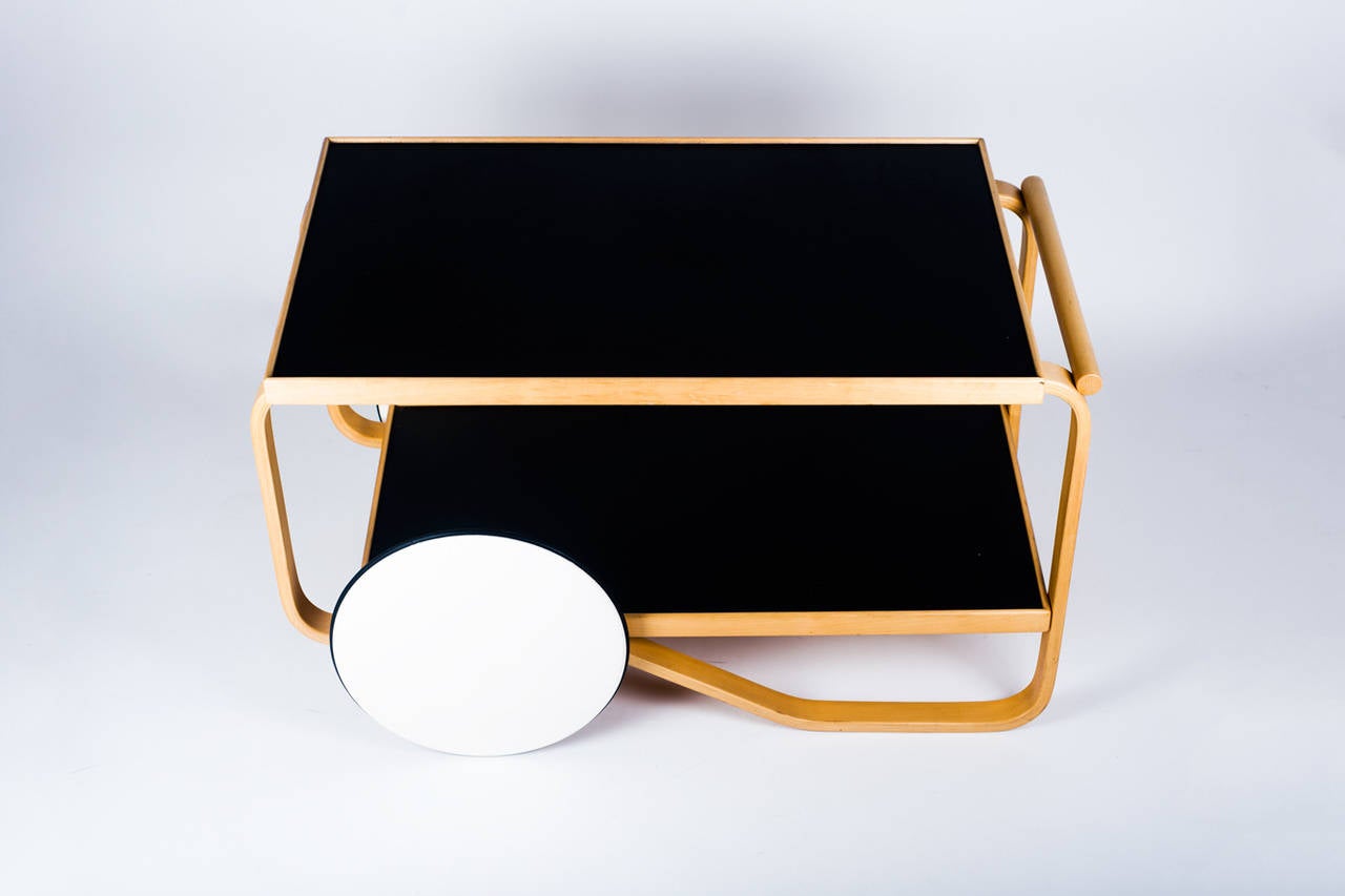 Trolley Model 901 designed in 1936 by Alvar Aalto, produced by Artek (Finland). Solid birch, white laminate and black linoleum.