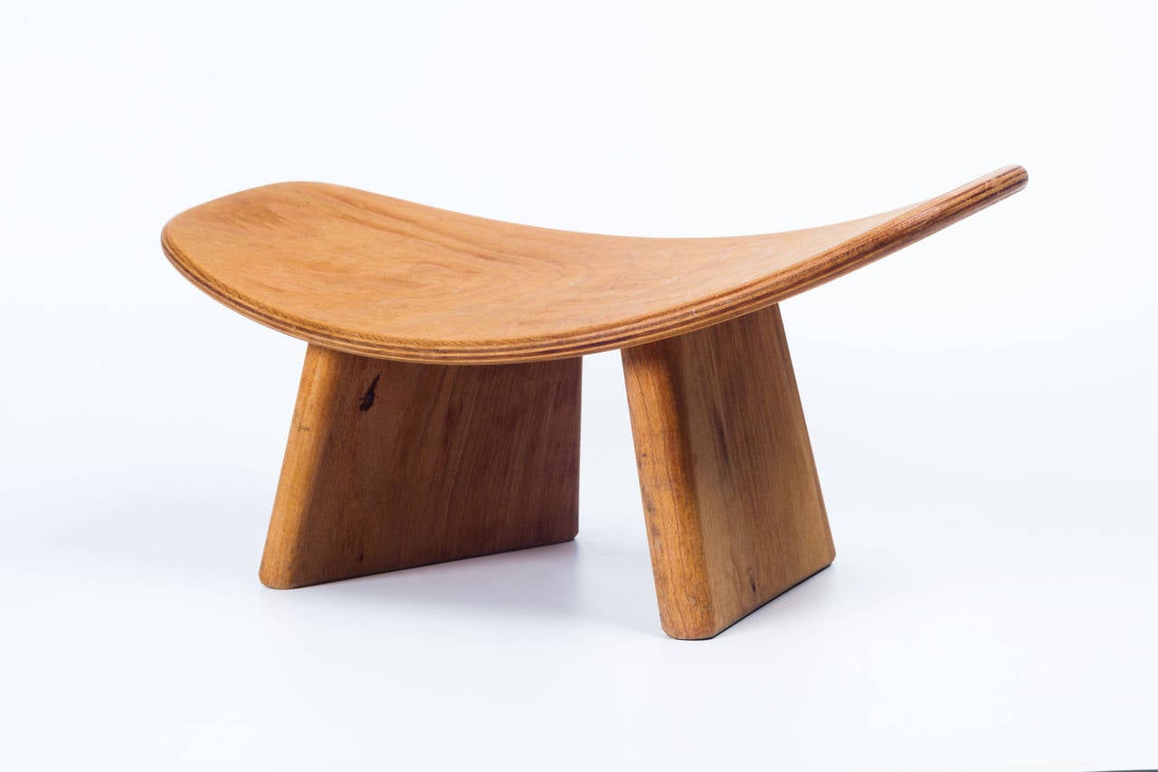 Shoggi stool by Alain Gaubert, created in 1983 in France and inspired by the practice of judo on a tatami. Promotes good posture and circulation. Beech wood has smooth, organic form. Comfortable for use at a low table and for meditation. 