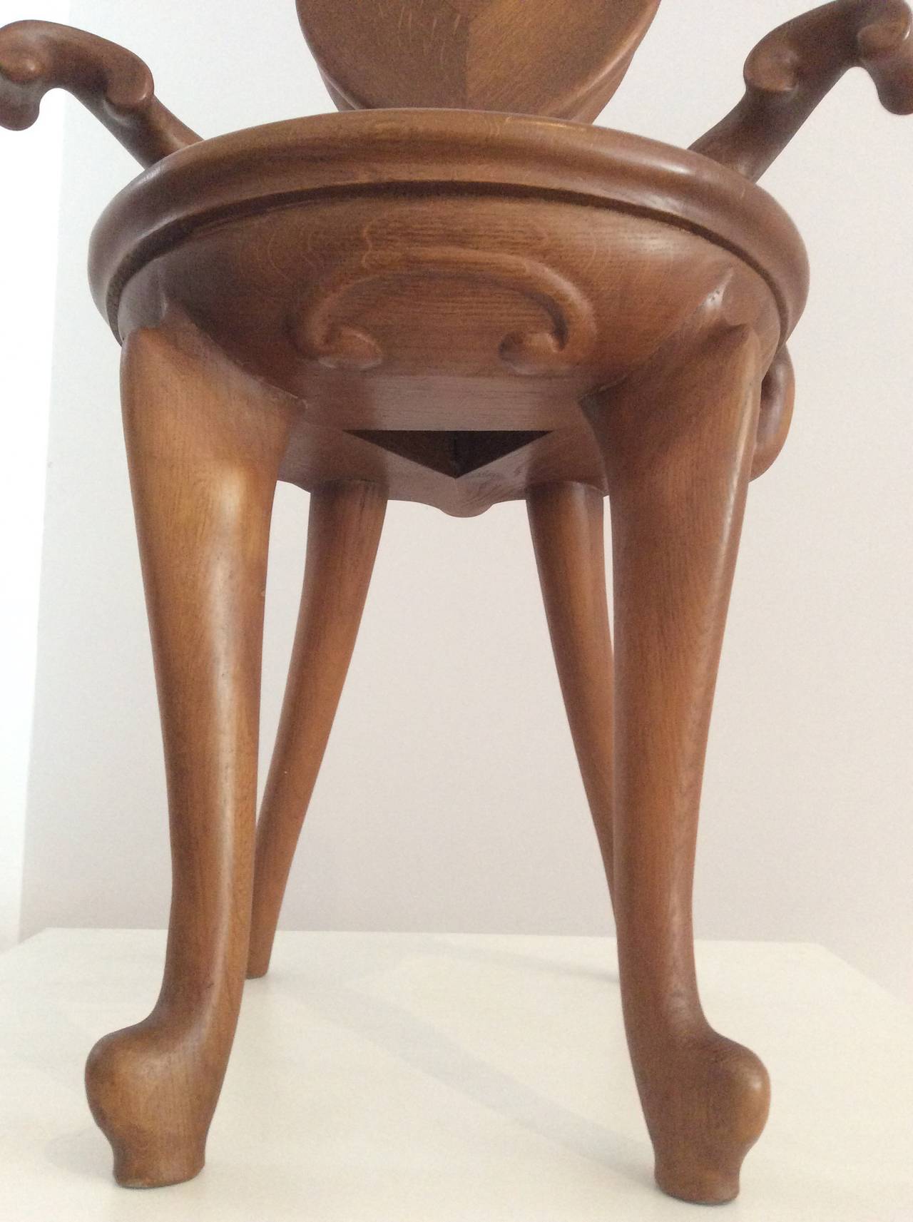 Calvet Armchair by Antoni Gaudí In Good Condition For Sale In Salt Lake City, UT