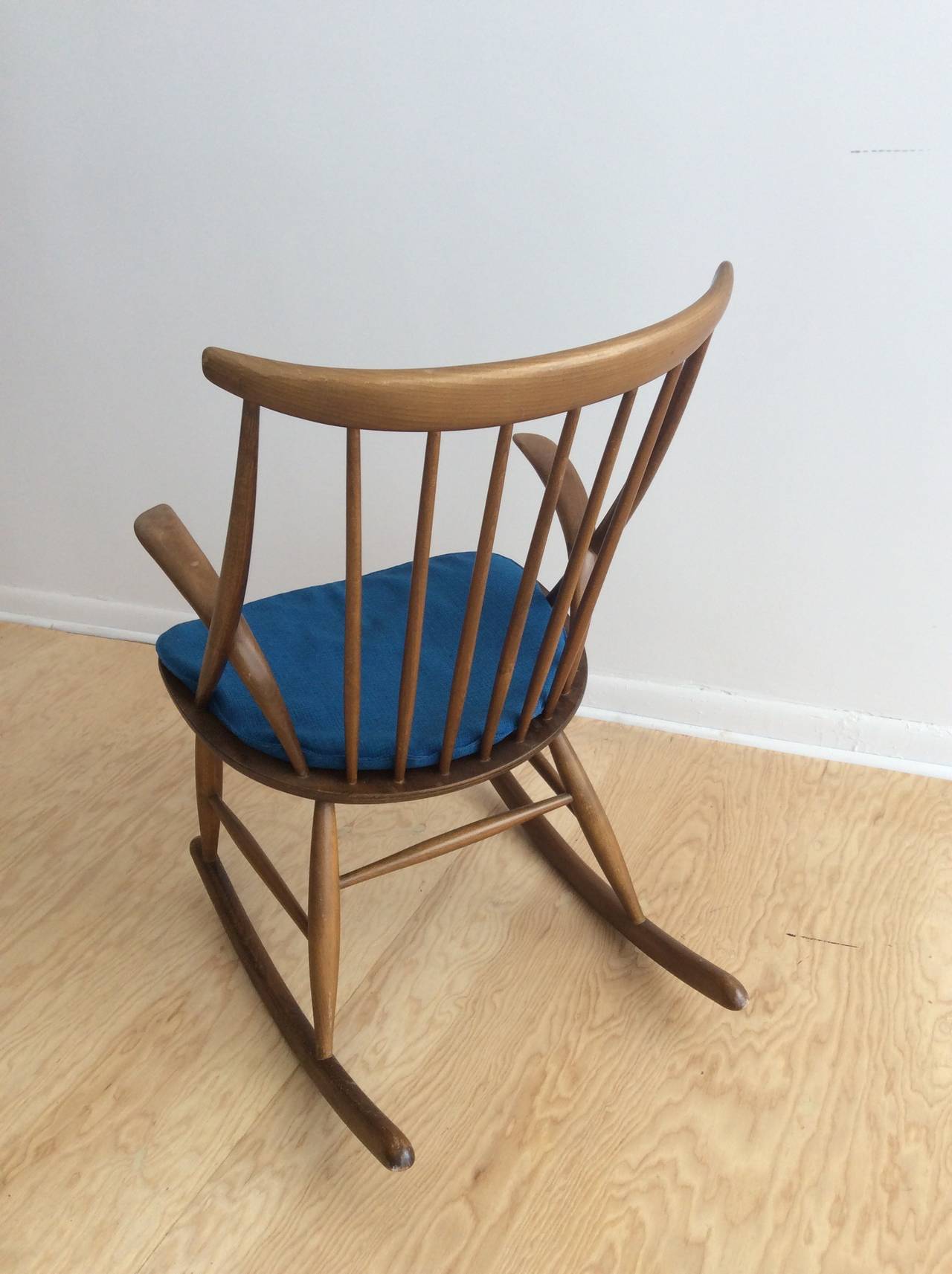 Scandinavian Modern Rocking Chair by Illum Wikkelso For Sale