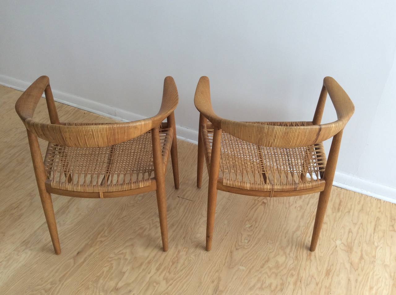 Oak and Cane Round Chairs by Hans Wegner For Sale 1