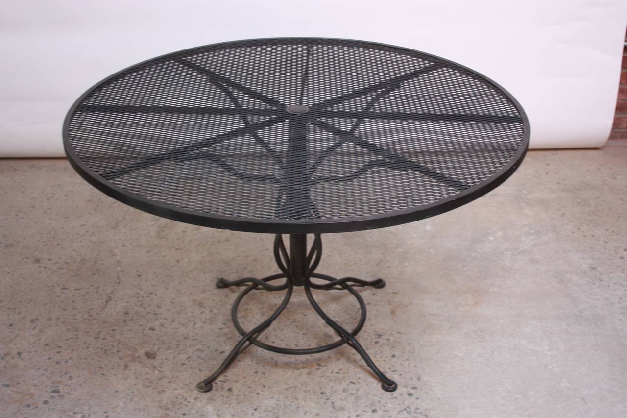 1950s Russell Woodard Patio Table and Four Chairs at 1stDibs