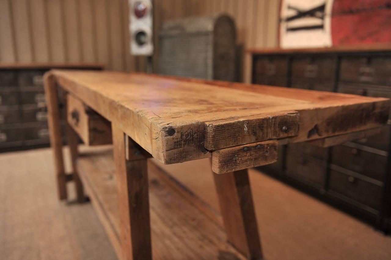 Early 20th Century French Carpenter's Work Bench with Vice Circa 1920 For Sale