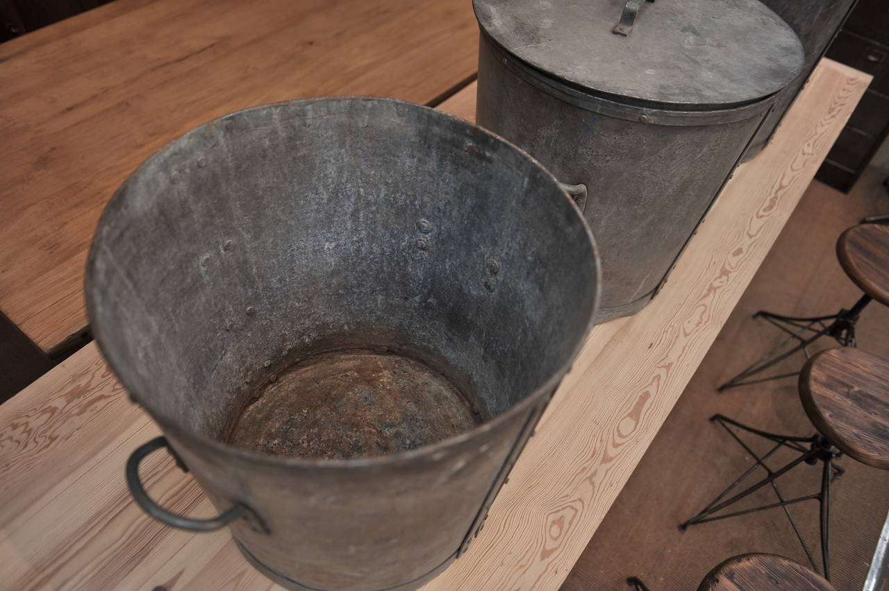 Vintage Parisian Galvanized Riveted Metal Buckets Circa 1920 In Excellent Condition In Roubaix, FR