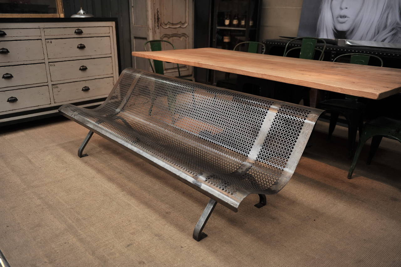 French Garden Metal Bench, circa 1950 In Excellent Condition For Sale In Roubaix, FR