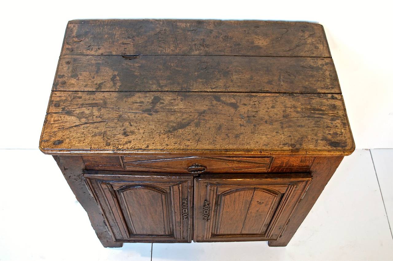 French Provincial 17th Century French Buffet of Oak For Sale