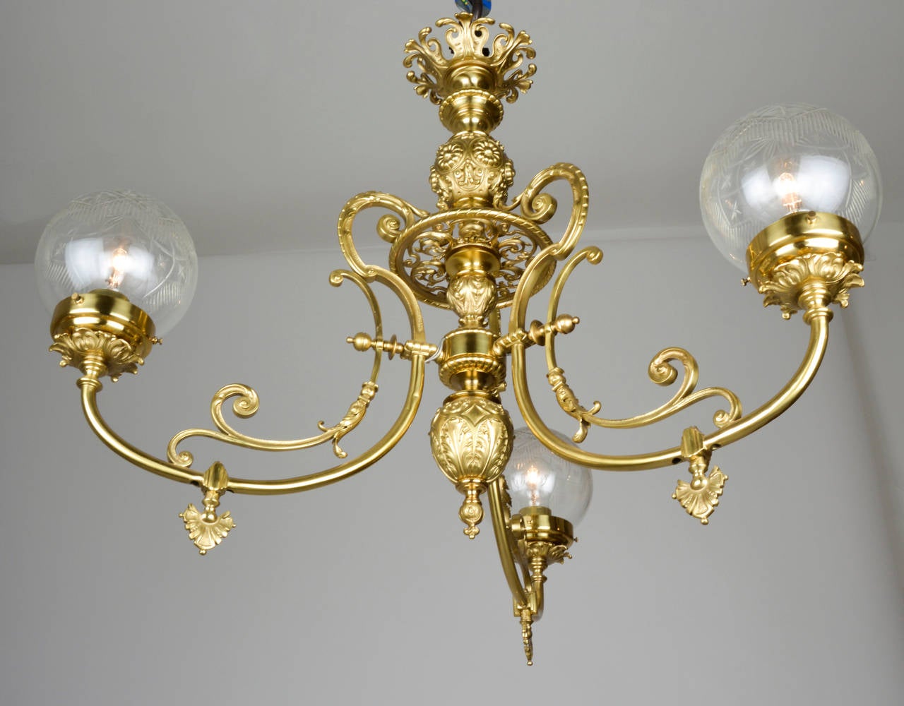 Neoclassical Revival Late 19th Century Neoclassical Brass Gaslight Chandelier For Sale