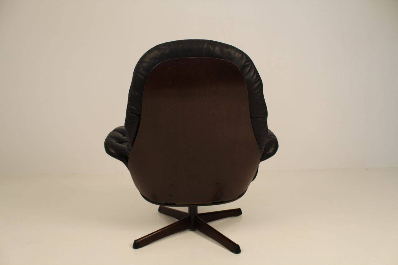 1970s Swivel Lounge Chair Made by Göte Möbel In Excellent Condition For Sale In Weesp, NL