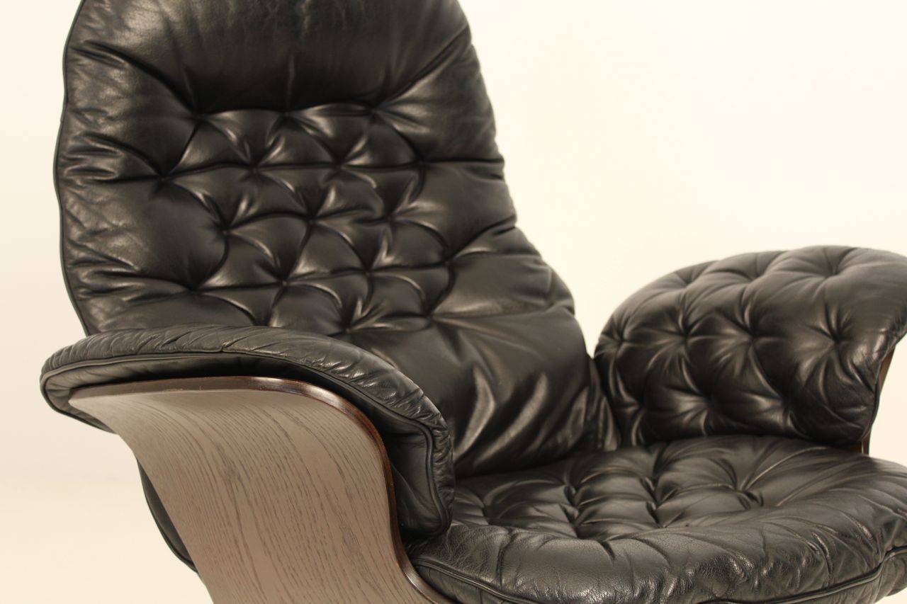 Leather 1970s Swivel Lounge Chair Made by Göte Möbel For Sale