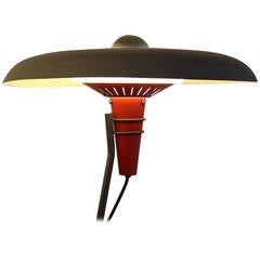 Lampada da terra Philips di Louis Kalff, metà del secolo scorso.