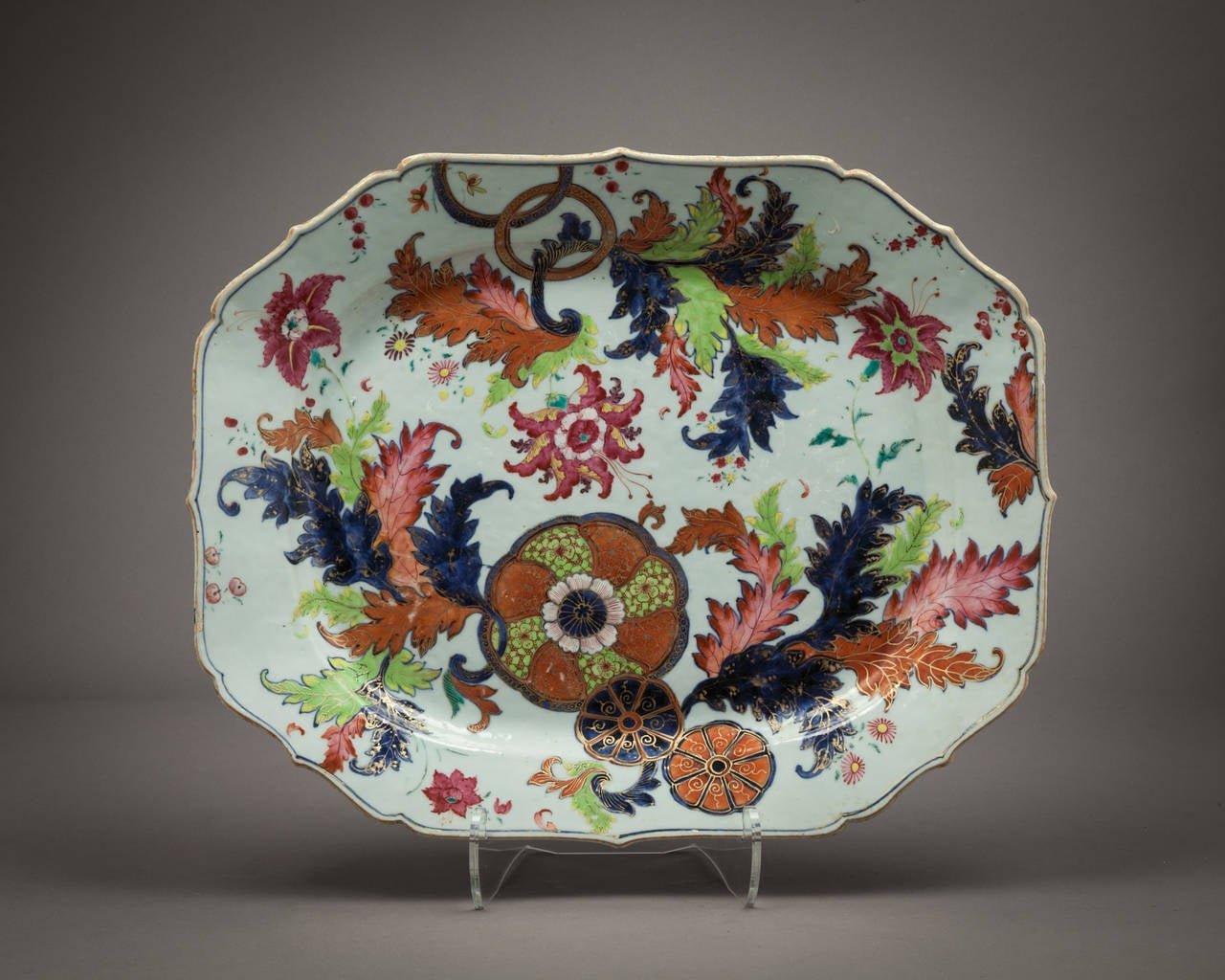 Chinese Export pseudo-tobacco-leaf pattern platter, circa 1770.