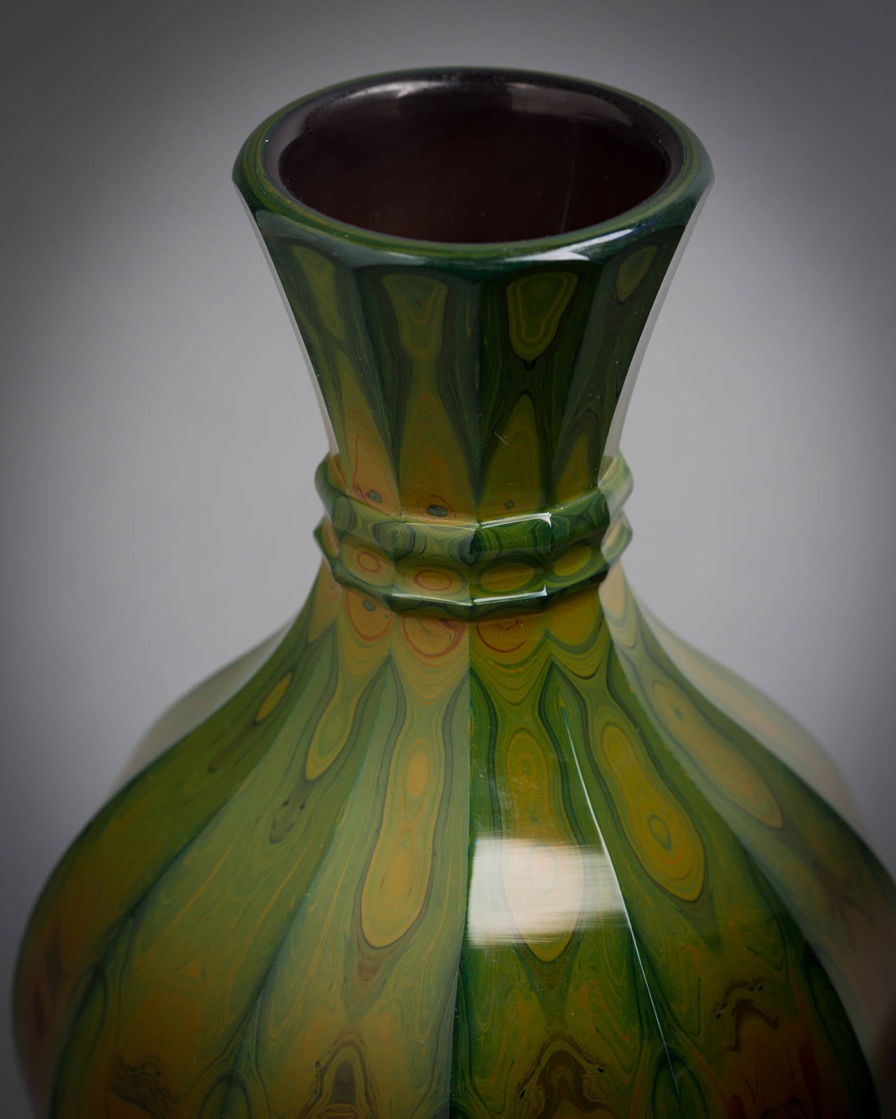 Paar Vasen aus böhmischem Lithyalin-Glas, um 1820.