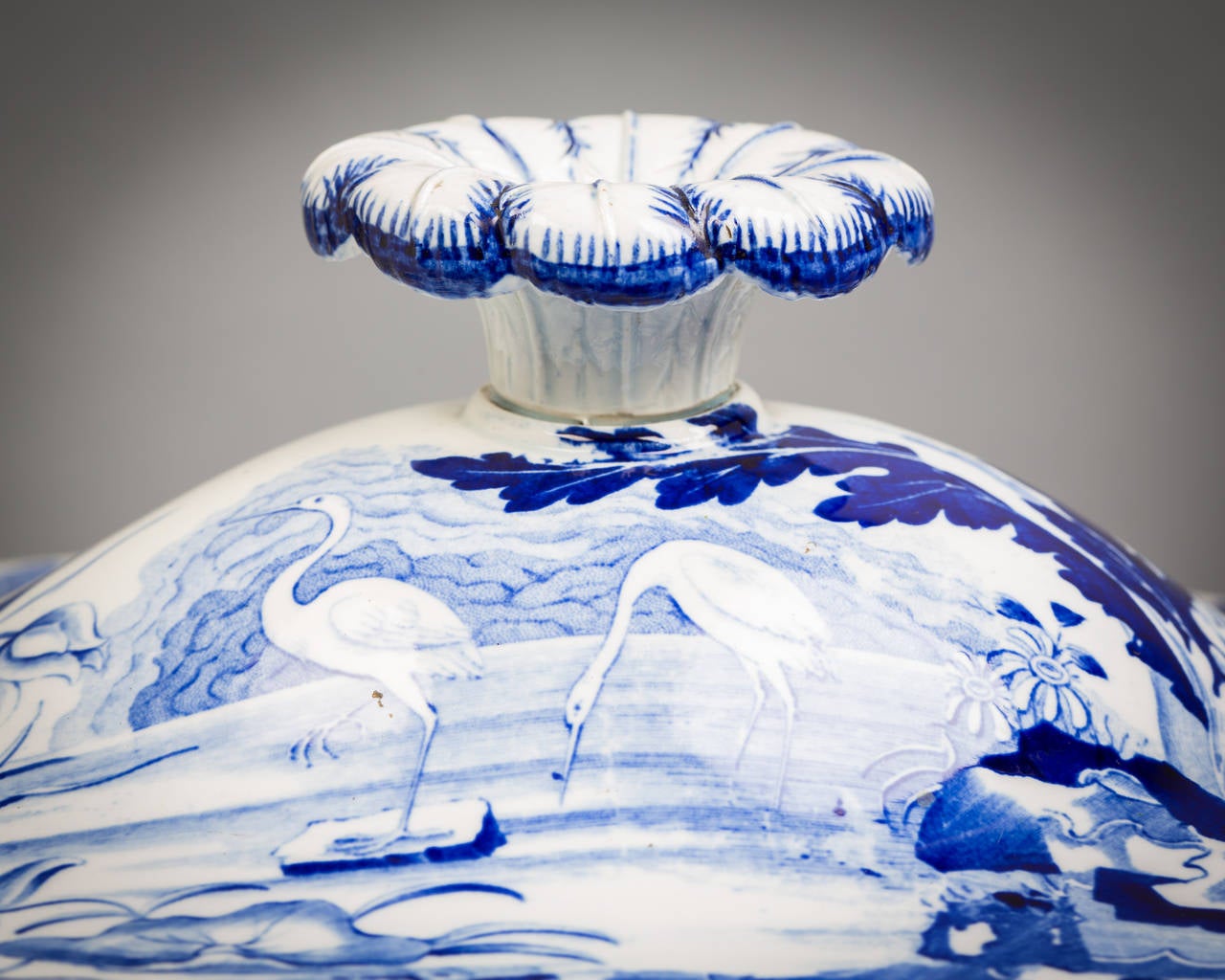 English Wedgwood Pearlware Blue and  White Covered Tureen and Stand, circa 1830